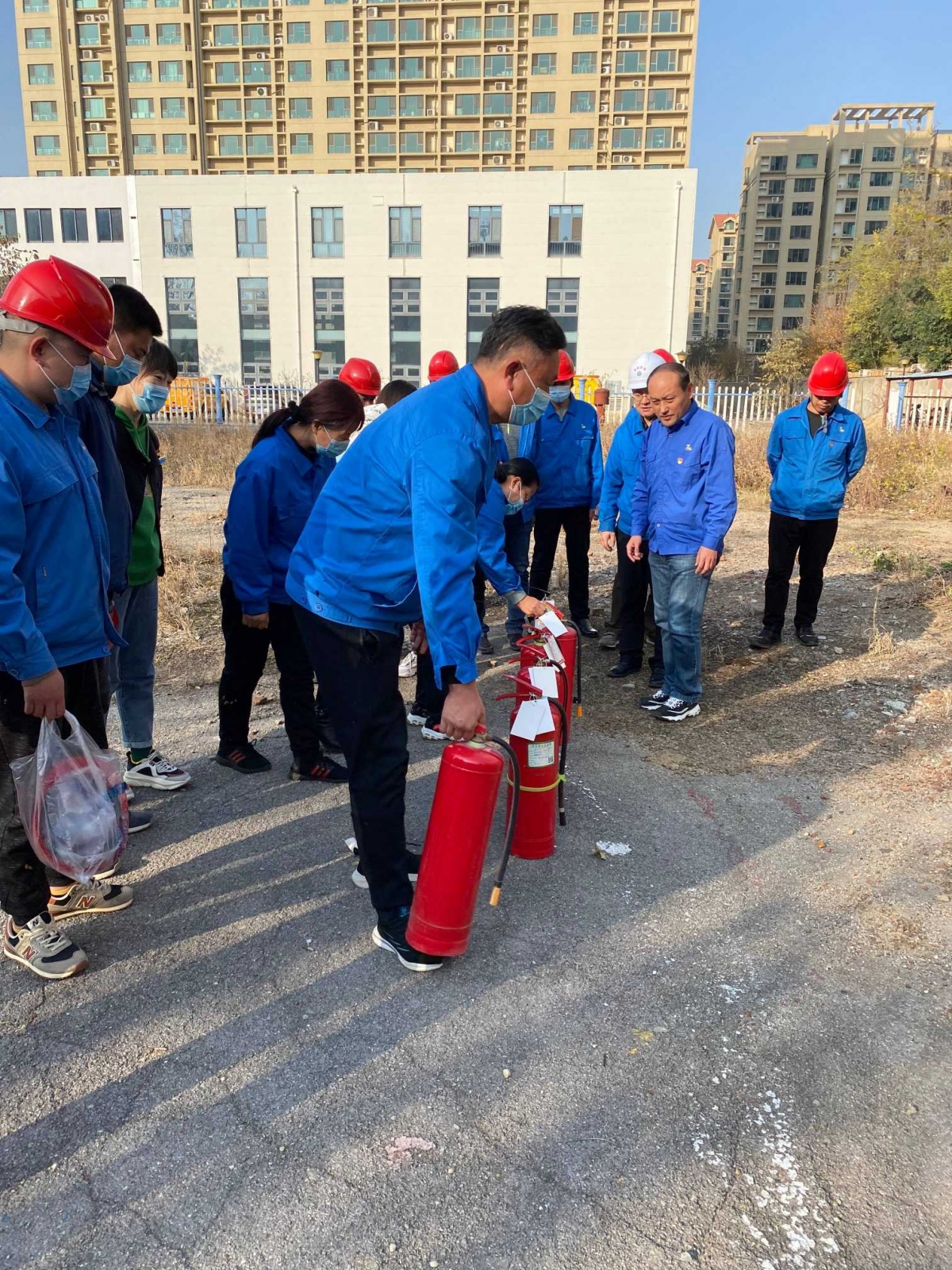 淄博市自來水有限責任公司新區分公司開展新時代文明志愿服務活動 (1)(1)(1)